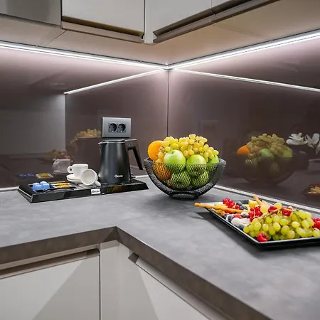 Novos Cityscape Serenity Apartment